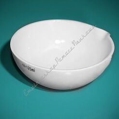 Parownica porcelanowa z wylewem  750 ml